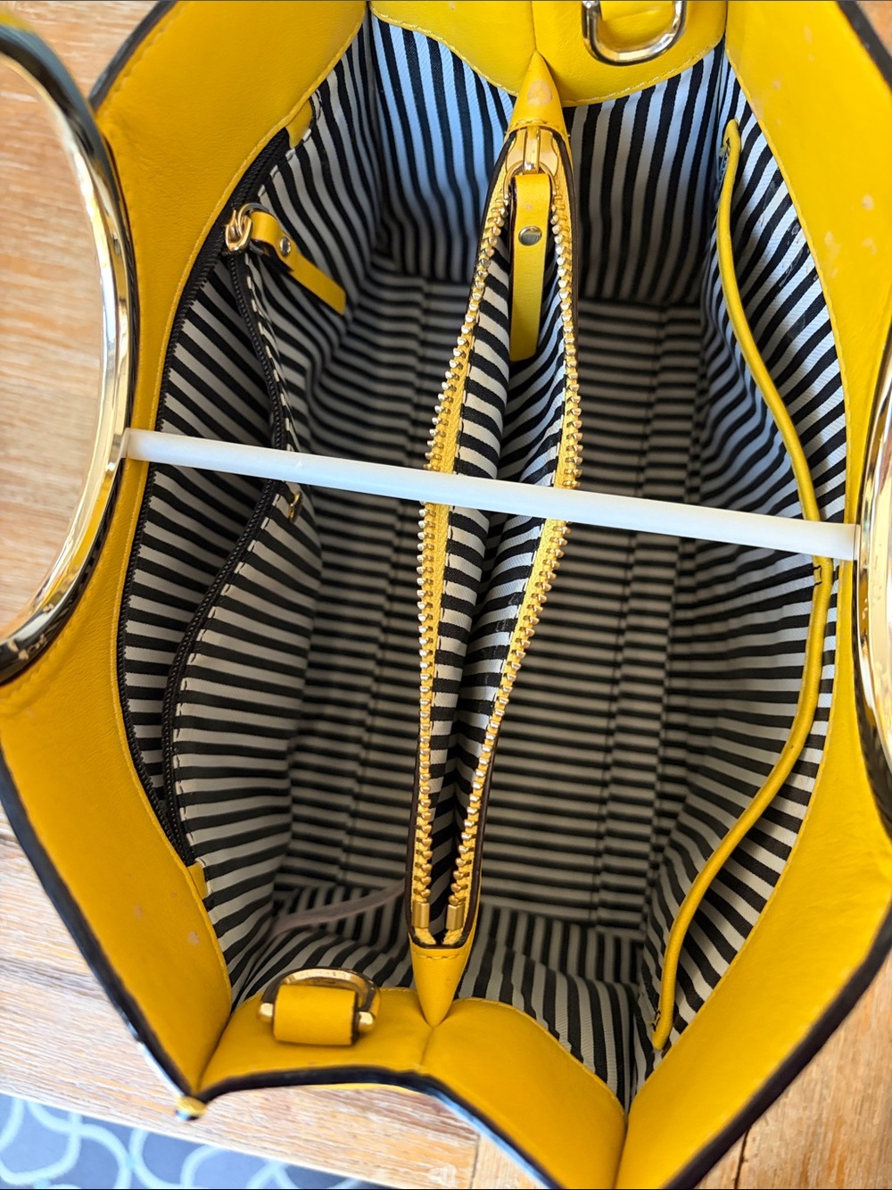kate spade White Rock Road yellow bag with gold ring handles - Picture 6 of 6